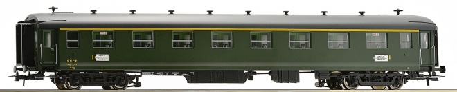 Passenger car 1st class<br /><a href='images/pictures/Roco/229763.jpg' target='_blank'>Full size image</a>